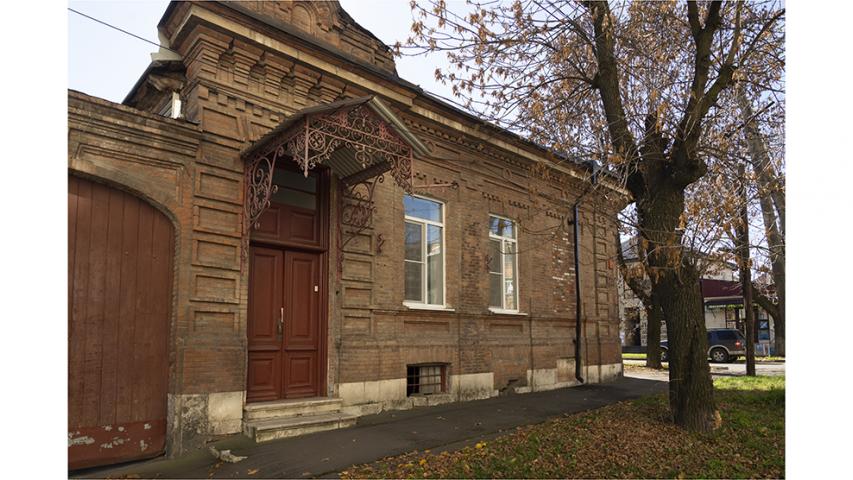 Дом, в котором во время своих приездов в город останавливался известный врач Е. Д. Рамонов