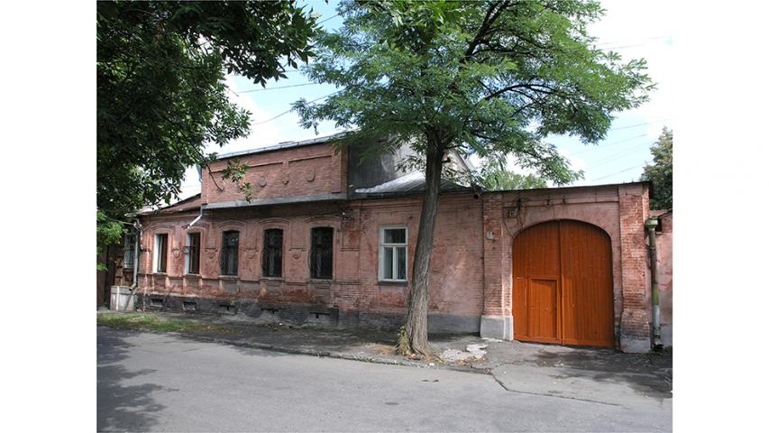 Дом генерал-майора А. В. Коченова, в котором жили поэты К. Л. Хетагуров и А. С. Гулуев