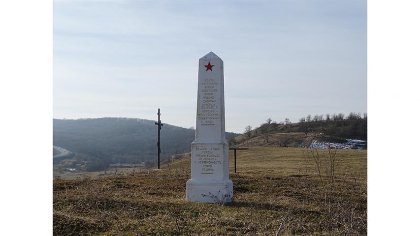 Братская могила, с. Хурикау