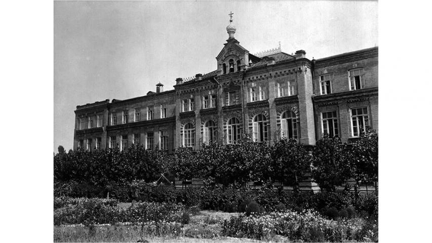 Здание Ардонской духовной семинарии, г. Ардон (фото нач. XX в.)