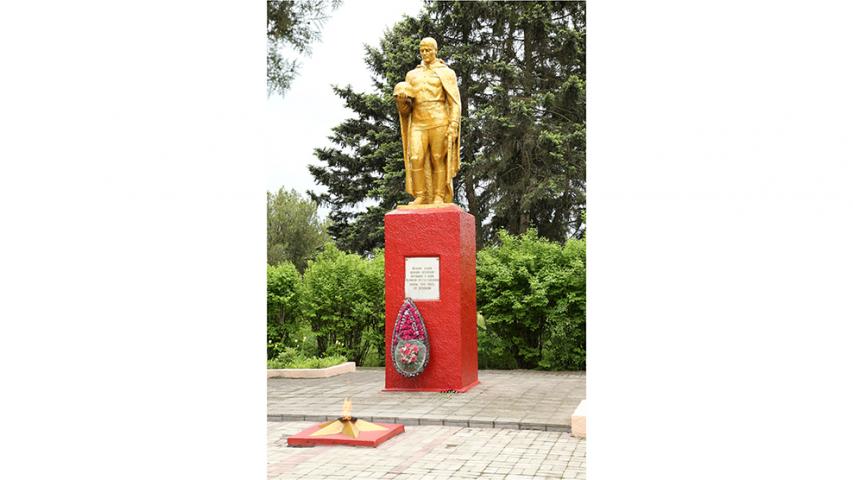 Мемориальный комплекс, посвященный Великой Отечественной войне, с. Веселое