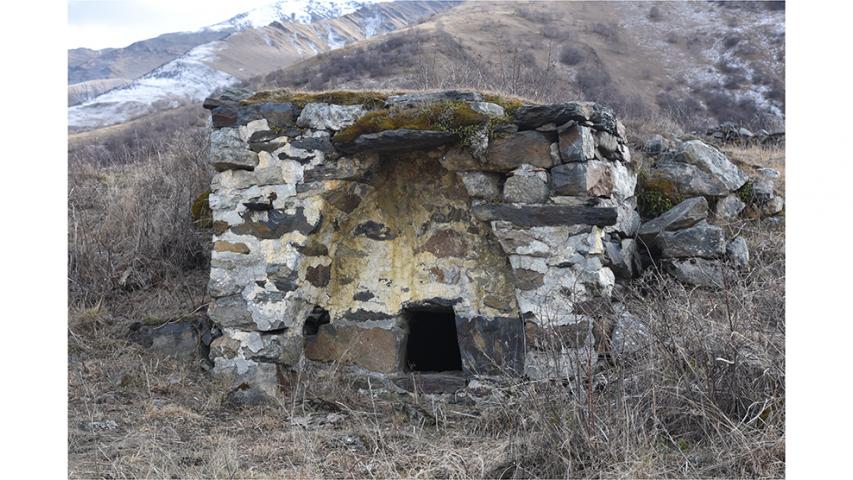 Склеповый некрополь с. Цагат-Ламардон. Полуподземный склеп